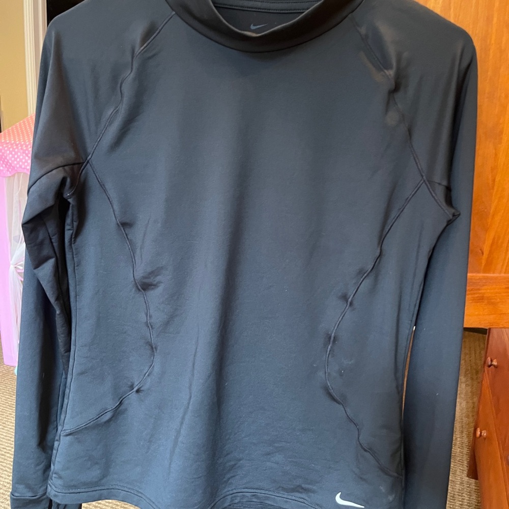 🖤Nike DRI-FIT Black Long Sleeve Top. Quick dry. Athletic. Base layer. EUC🖤